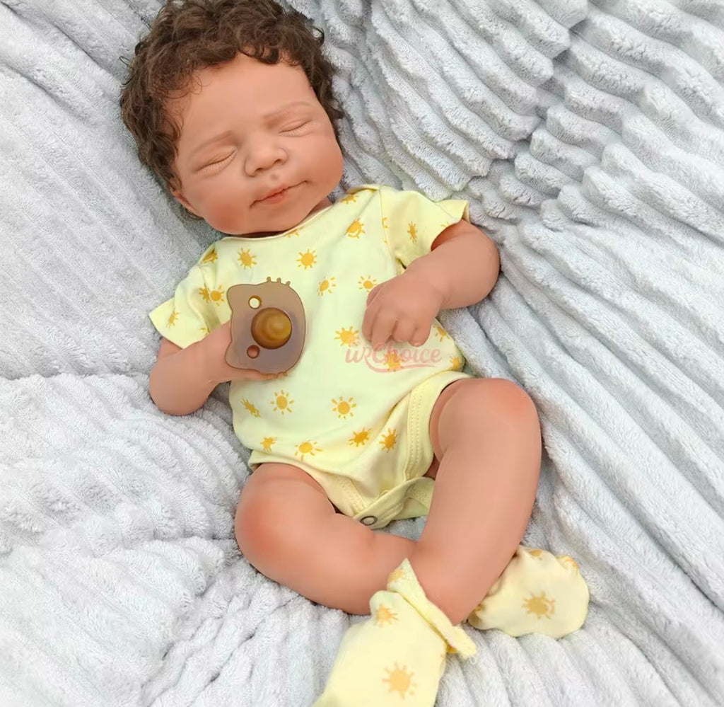 🍼Bebé Reborn de Silicona – 48 cm, Pelo Rizado Castaño Injertado a Mano, Realismo Premium