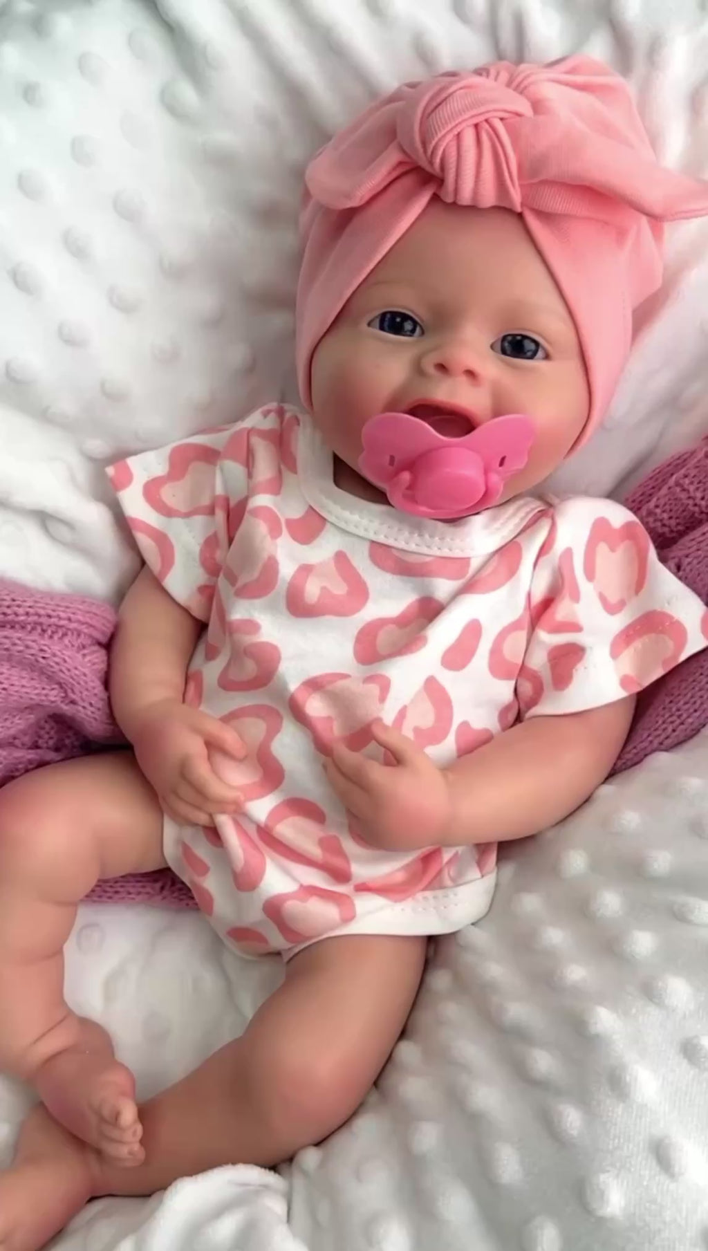 🍼Bebé Reborn Niña Realista – 45cm | Sonriente y Ojos Abiertos